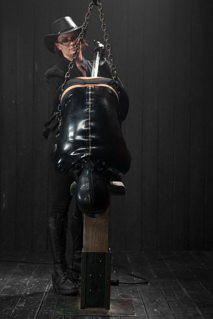 21P Device Bondage Cassandra Nix