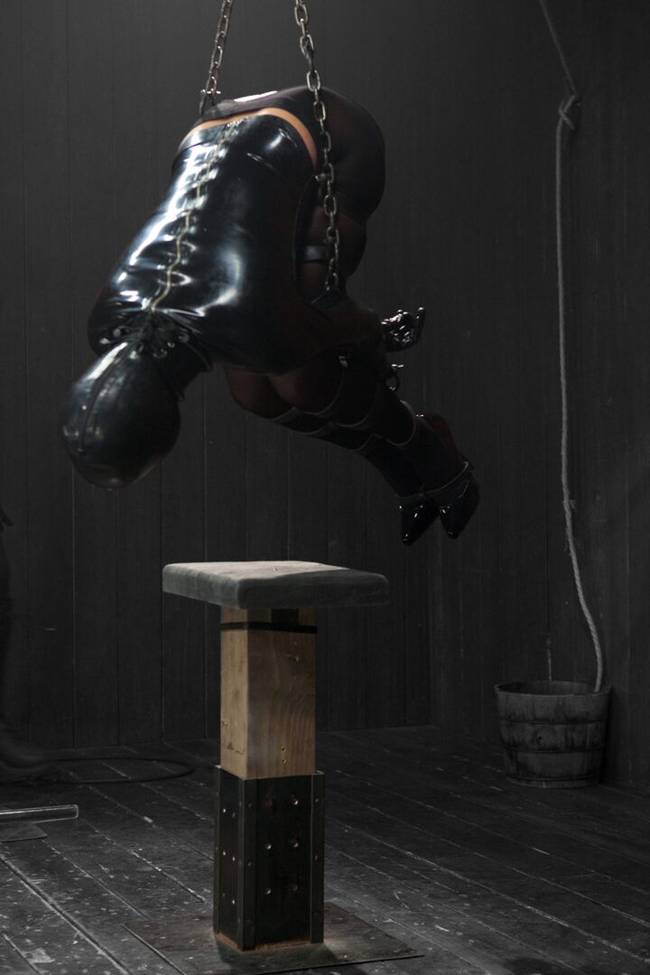 21P Device Bondage Cassandra Nix