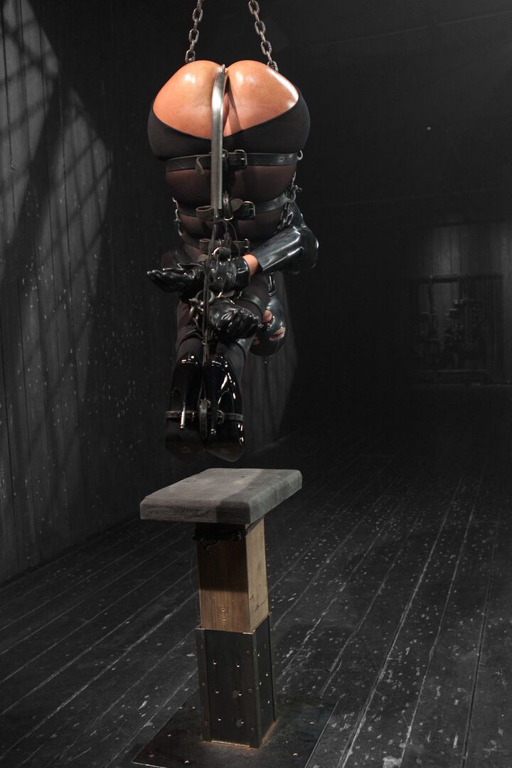 21P Device Bondage Cassandra Nix