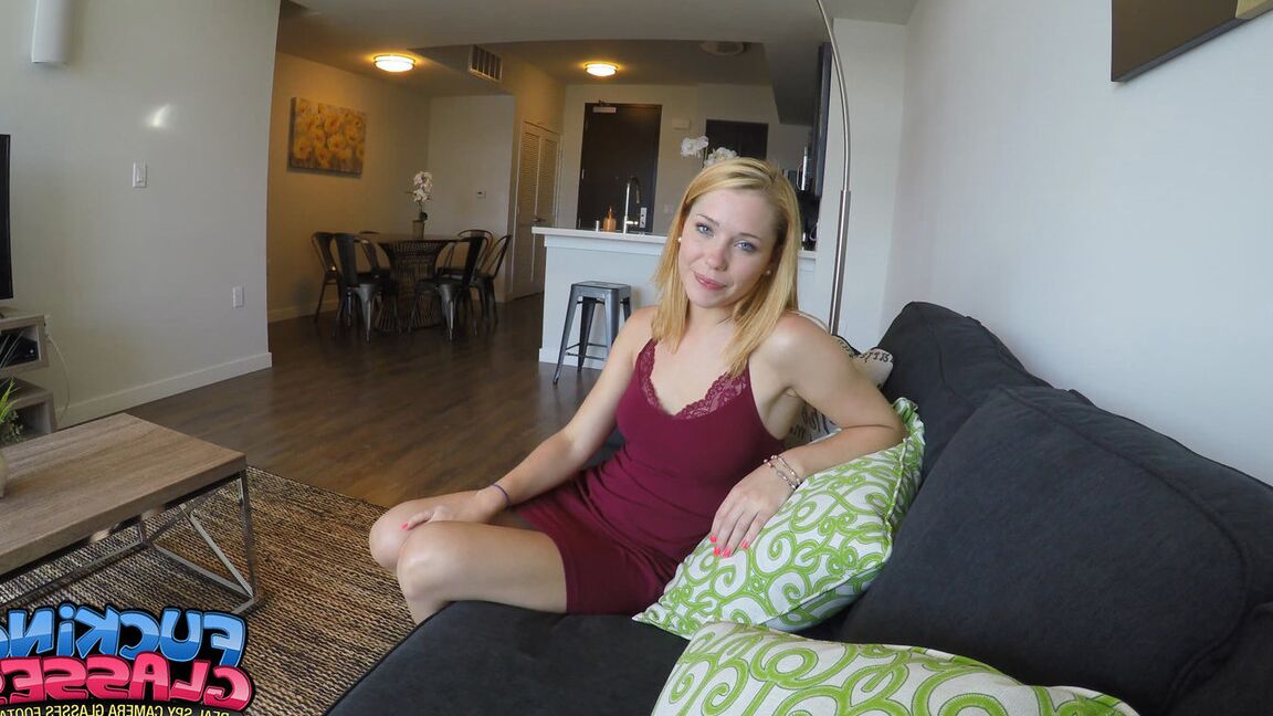 15P Une fille d'une petite ville vient dans une grande ville pour une aventure sexuelle