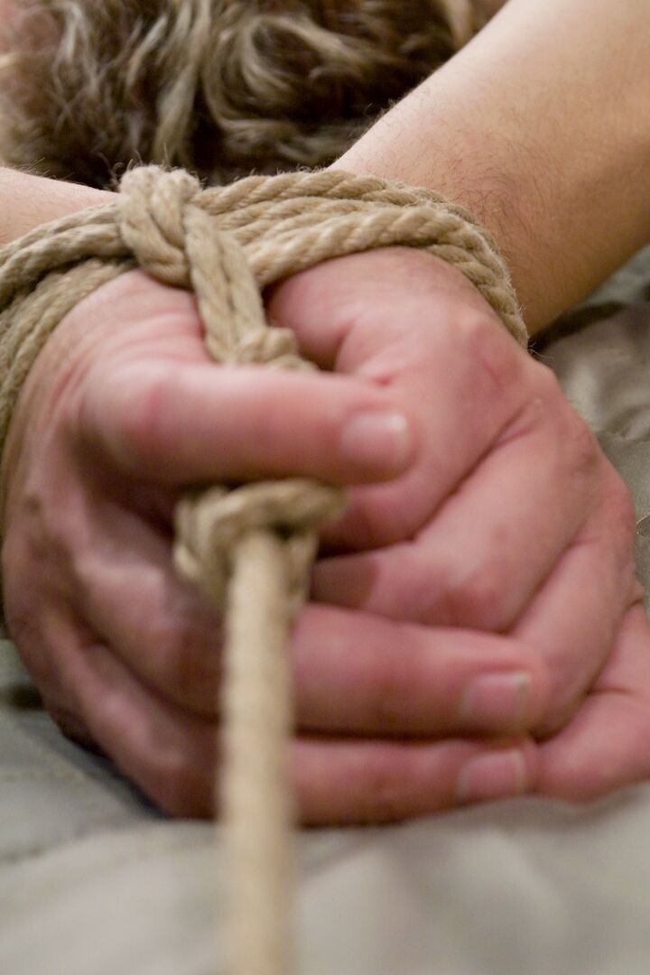 20P Sweet mom with naturals Gwen Diamond sticks a strapon in her tied up slave