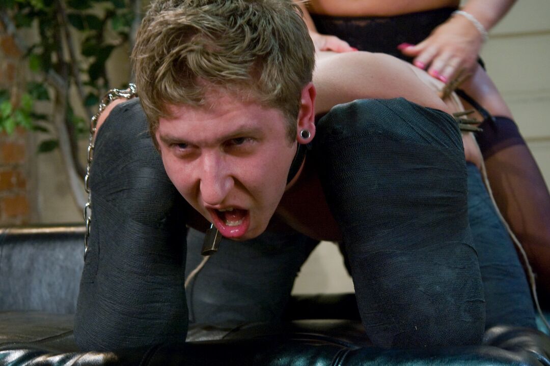 21P Men In Pain Alexis Golden, Danny Wylde