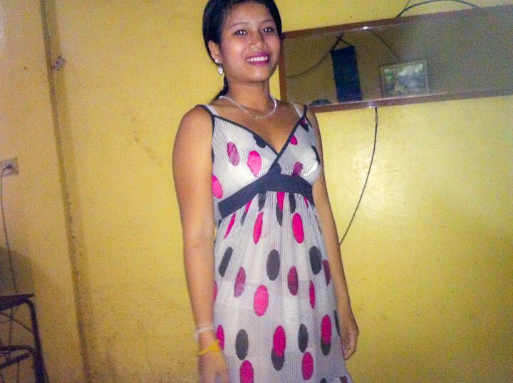 10P Uma garota tailandesa de 19 anos exala esperma de sua buceta peluda depois de fazer sexo com um Farang