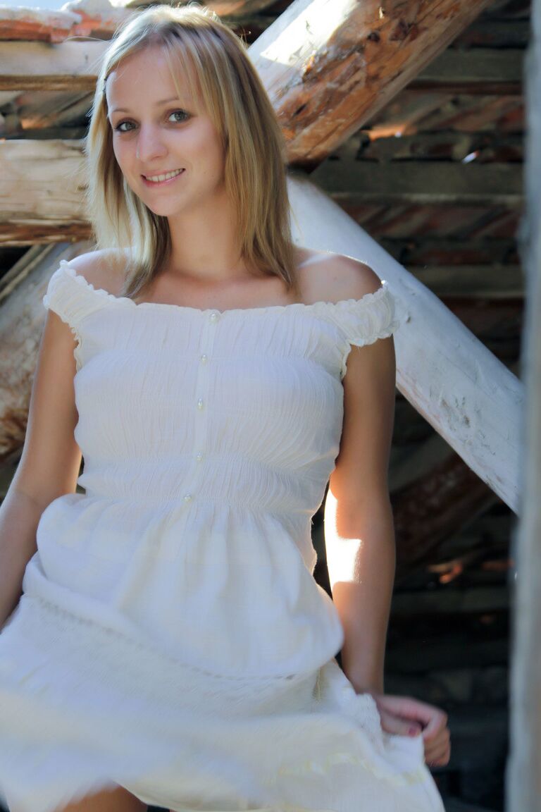21P Beauté Érotique Ilona D