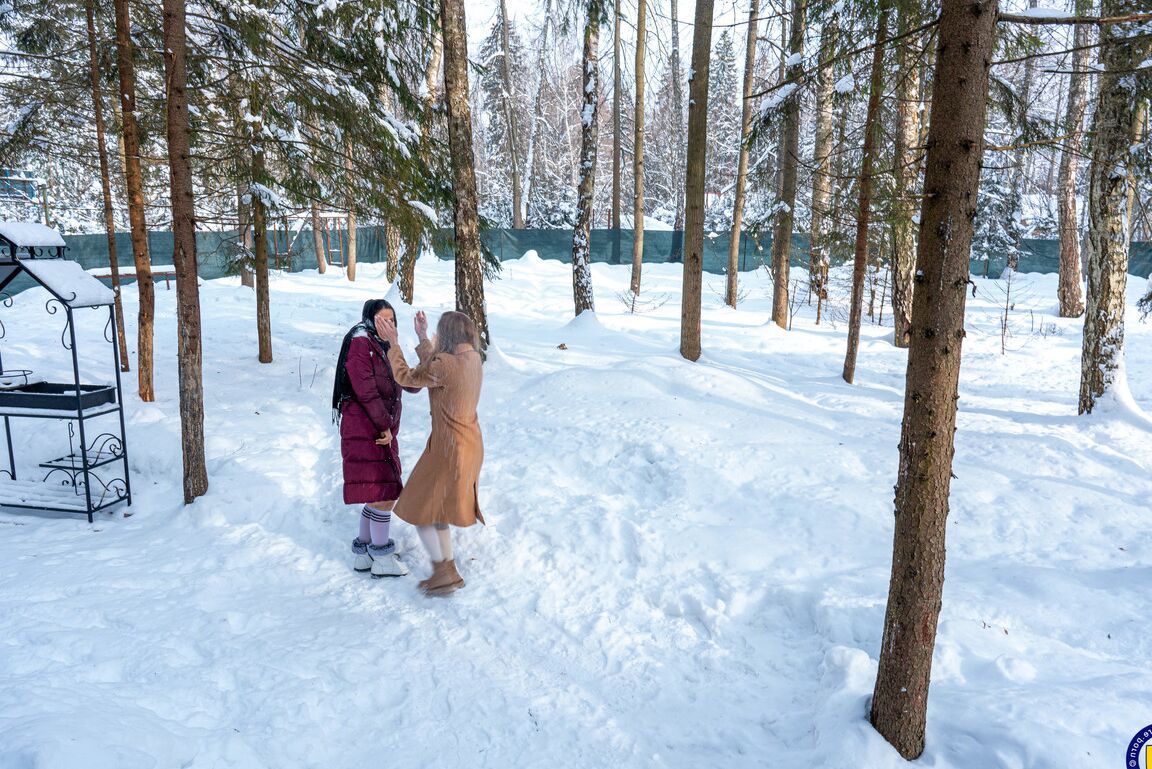 20P Playful Russian hotties Amanda Clarke & Isadora flash their cunts in the snow