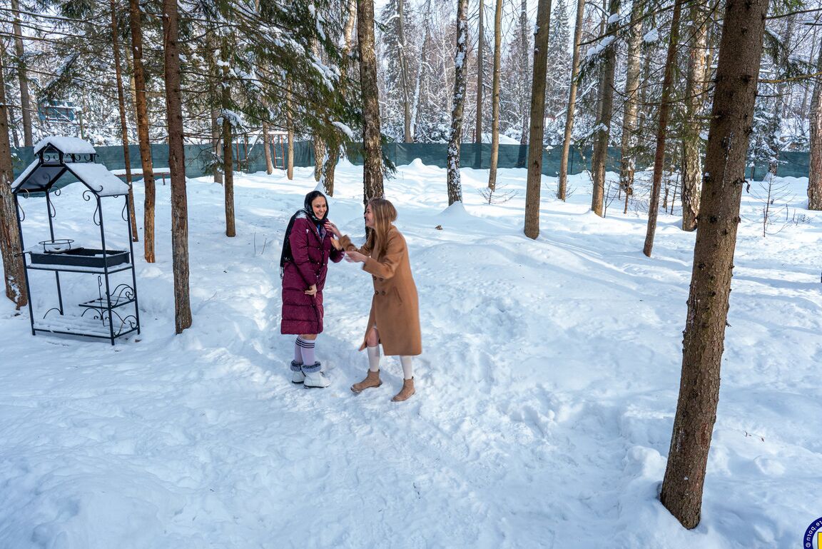 20P Playful Russian hotties Amanda Clarke & Isadora flash their cunts in the snow
