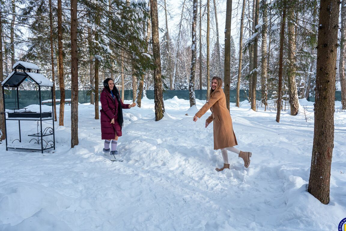 20P Playful Russian hotties Amanda Clarke & Isadora flash their cunts in the snow