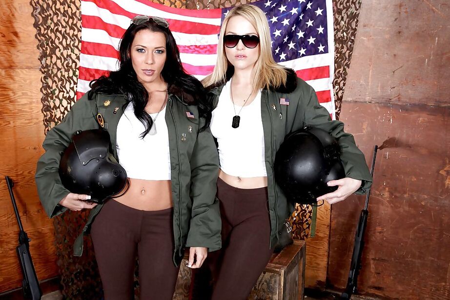 16P Chicas militares en uniforme Rachel Starr
