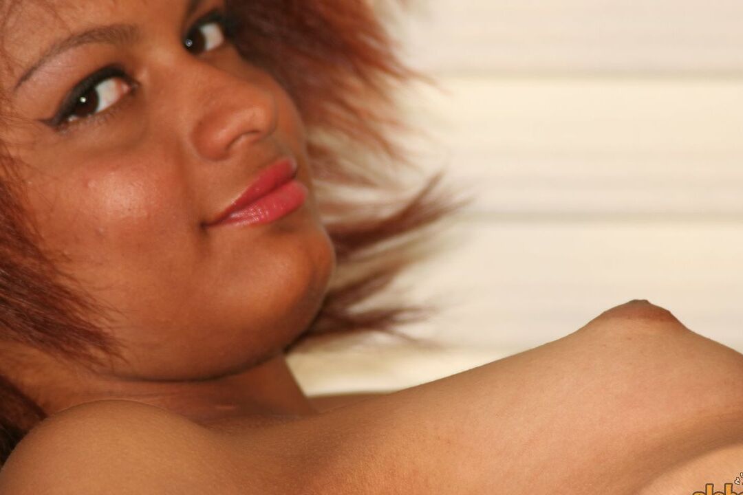 16P Matts Models Vikki Star