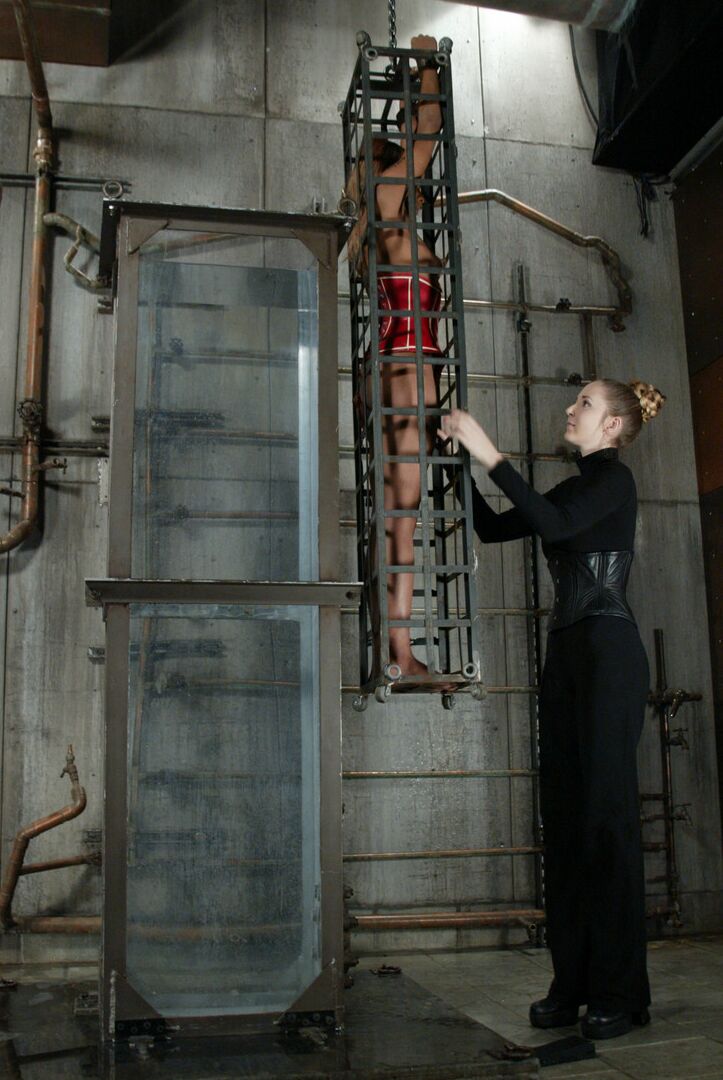 21P Bondage de agua Stacy Ray