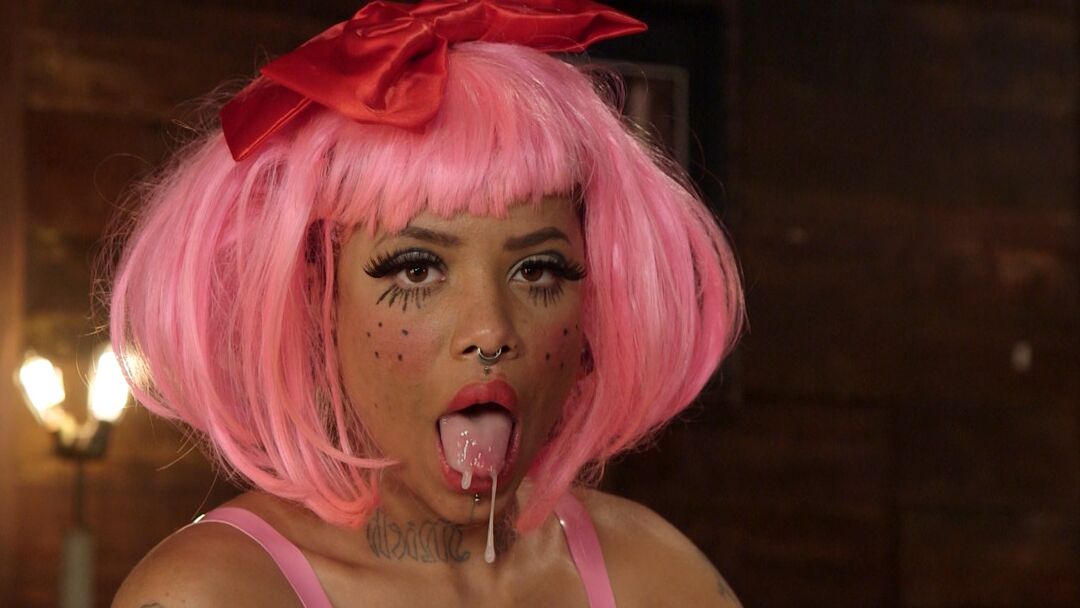 17P La mujer de ébano Jessica Creepshow es convertida en una muñeca viviente por su dueño