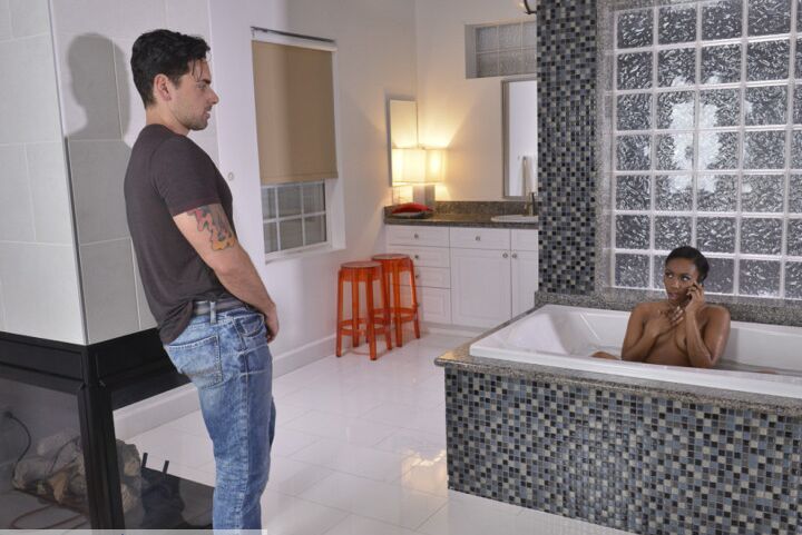 12P Naughty America Ryan Driller, Chanell Heart жестко выбриты