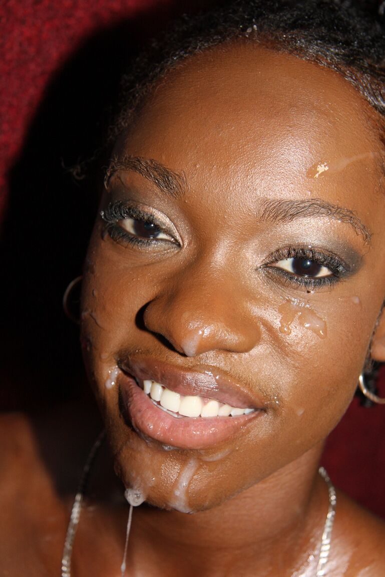 19P Fit, la belle ébène Justice Jade suce