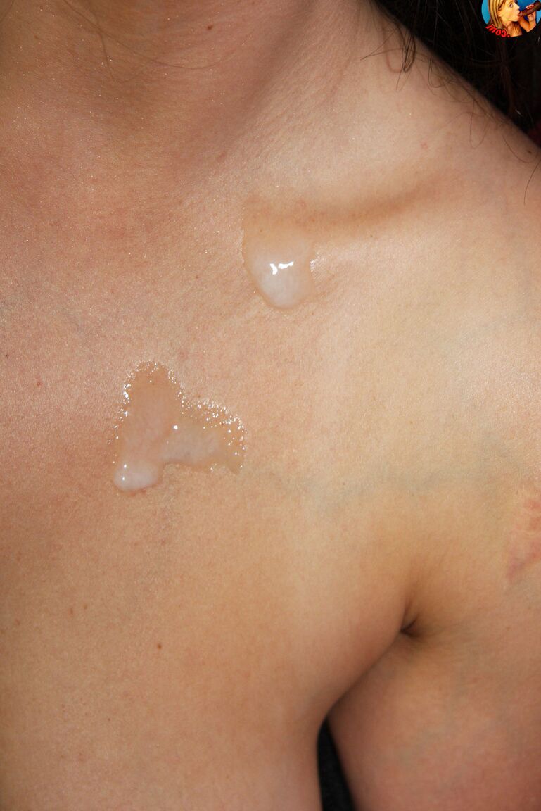 21P La MILF curvilínea Rikki Love chupa