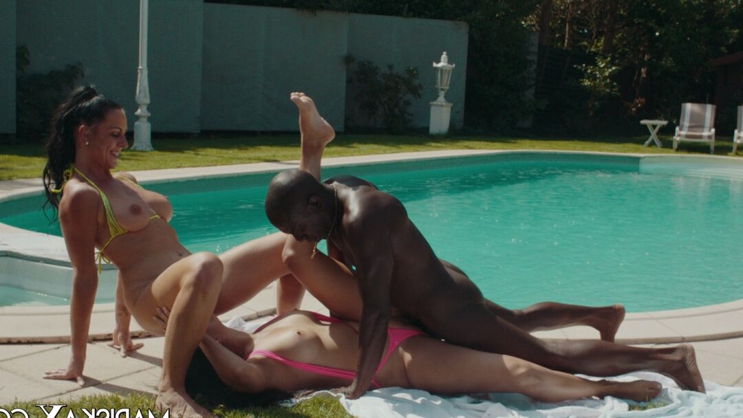 20P Bisexual women Mariska and Texas Patti have a threesome with a BBC by a pool