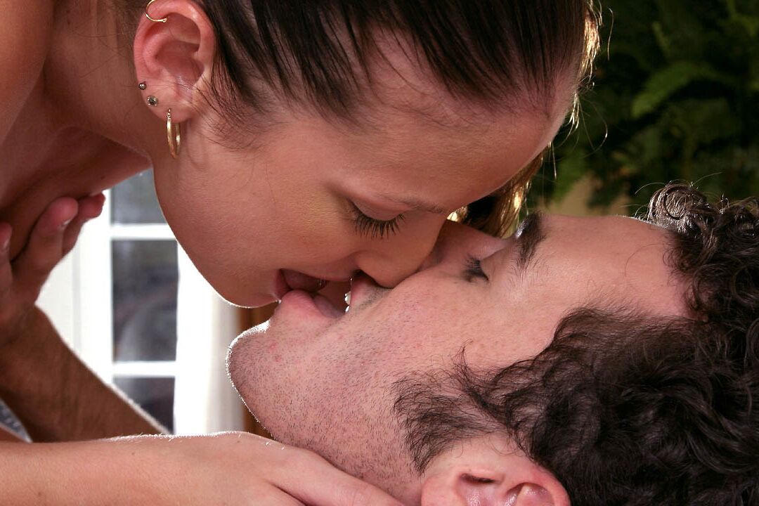 16P Little Mutt Haiely Young, James Deen in bed