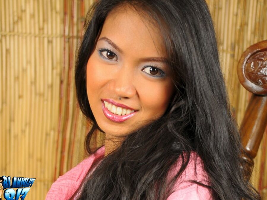 12P Filipina 18 Gata Asiática