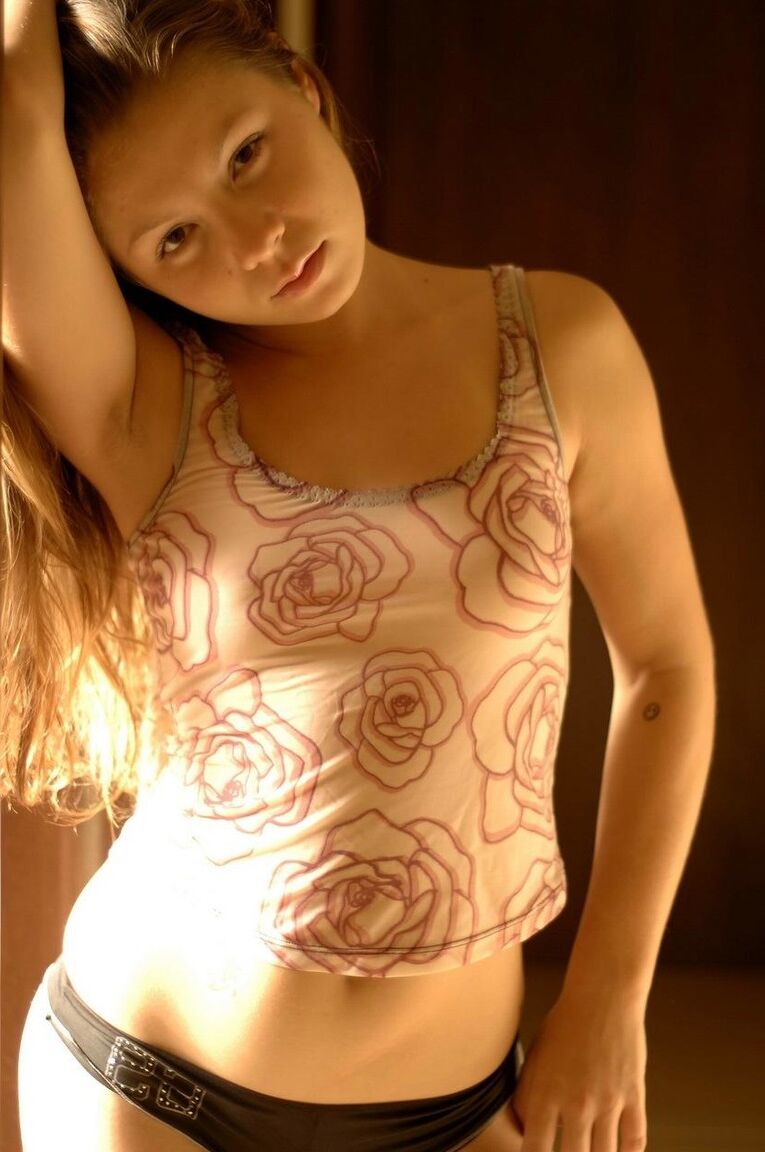 15P Emily 18 Emily posing in a nude art way