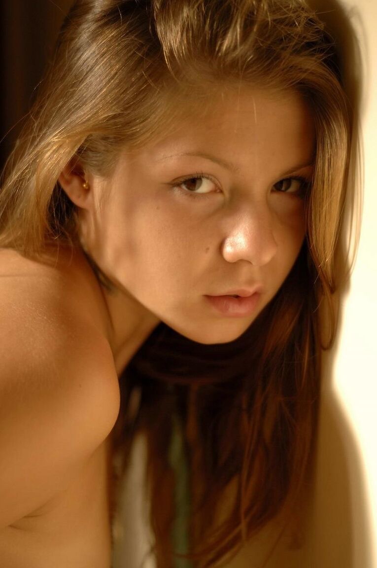 15P Emily 18 Emily posing in a nude art way