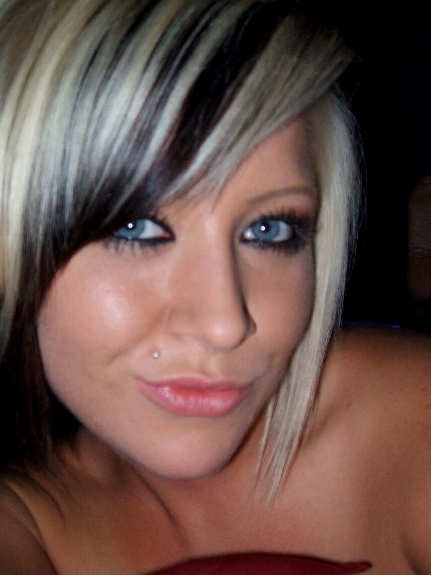 12P A naked Monroe wants you to look deep into her amazing blue eyes