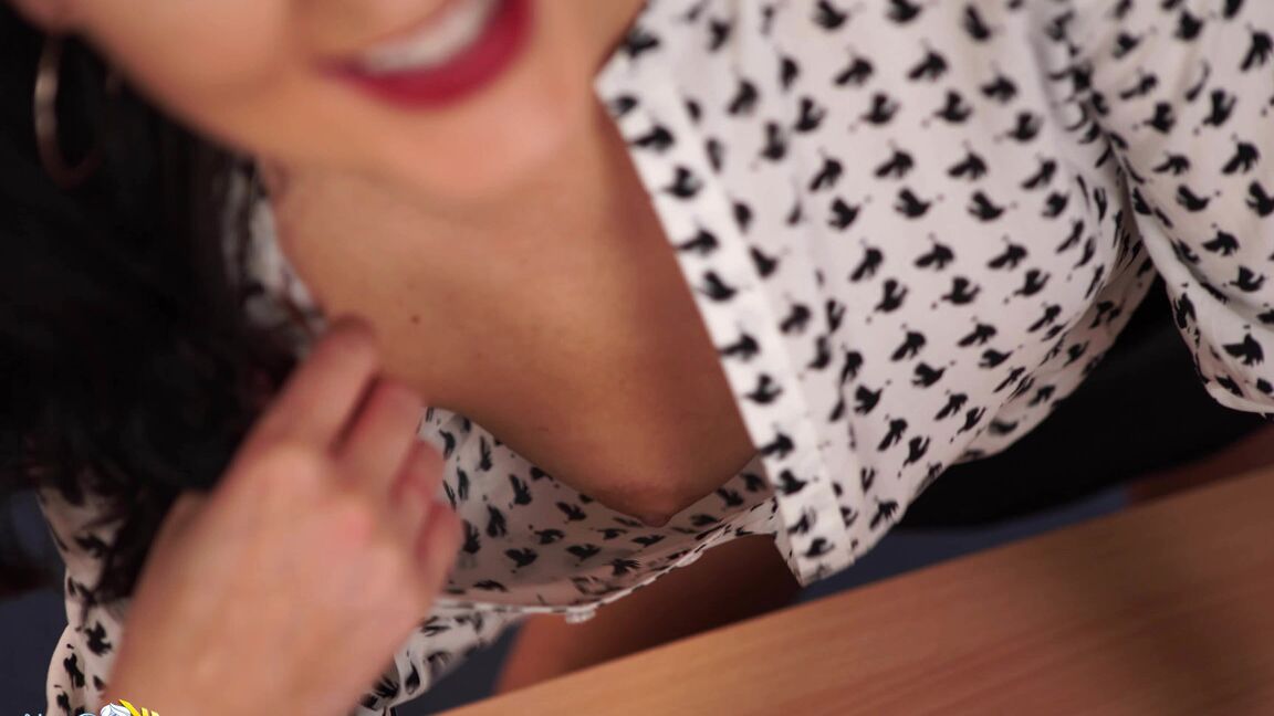 21P Downblouse Jerk Take A Good Look