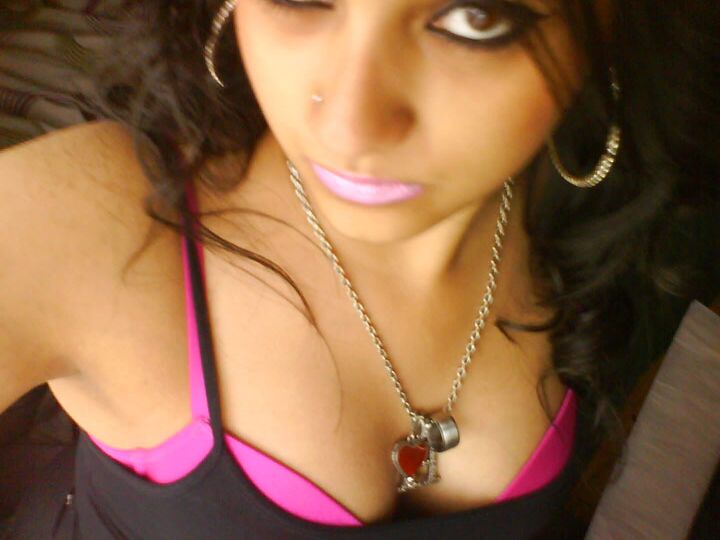 10P Foda-se Meu Indiano GF Indiano posando nu na câmera