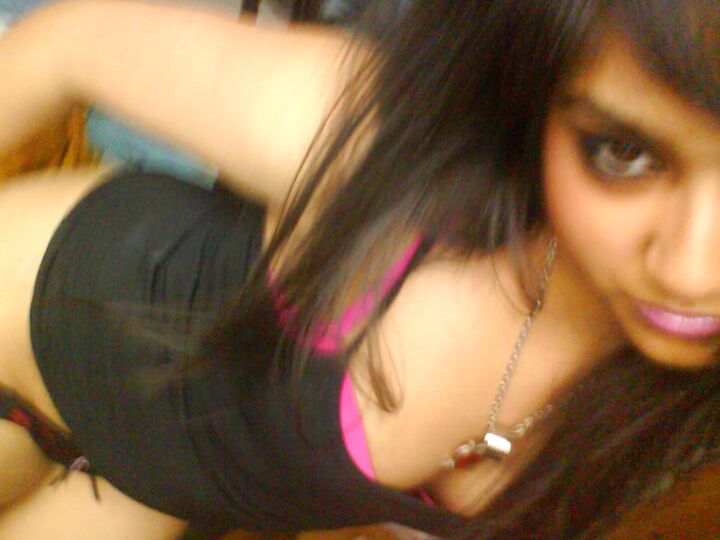 10P Foda-se Meu Indiano GF Indiano posando nu na câmera