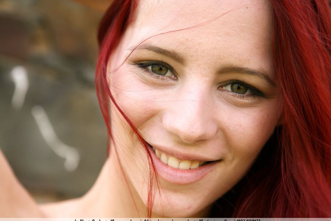 16P Femjoy Lady in Red