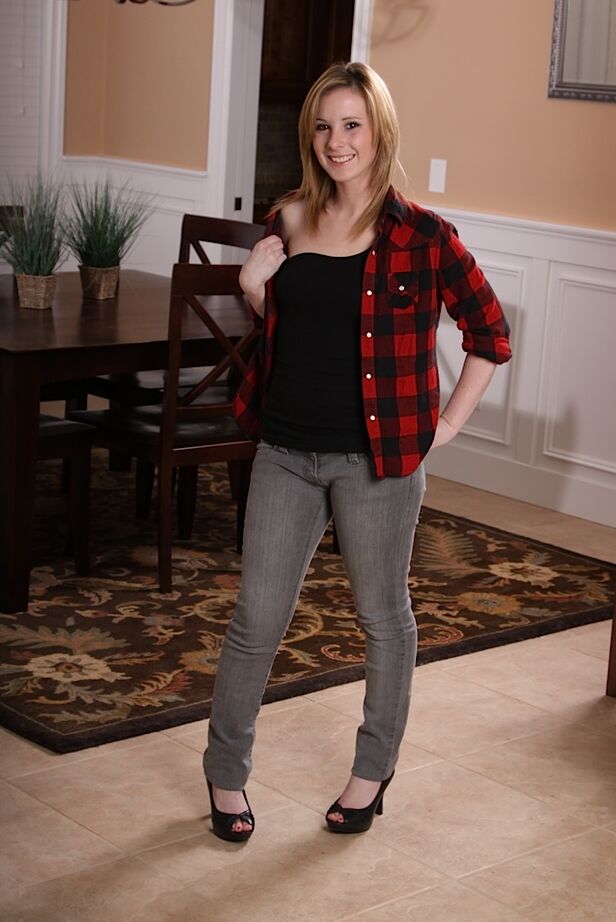 16P Romantischer Amateur-Teenager Tweety Valentine ist eine sehr sexy Blondine