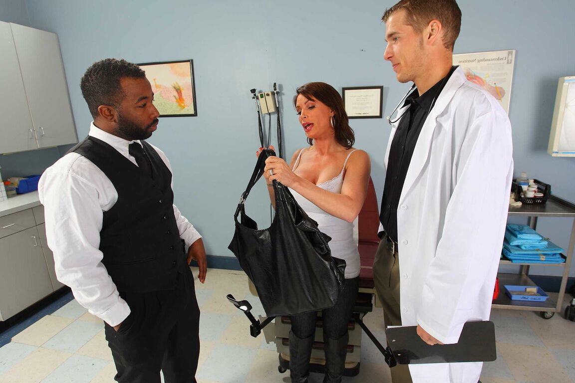 21P Doctor Aventuras Chris Johnson, Diamond Foxxx