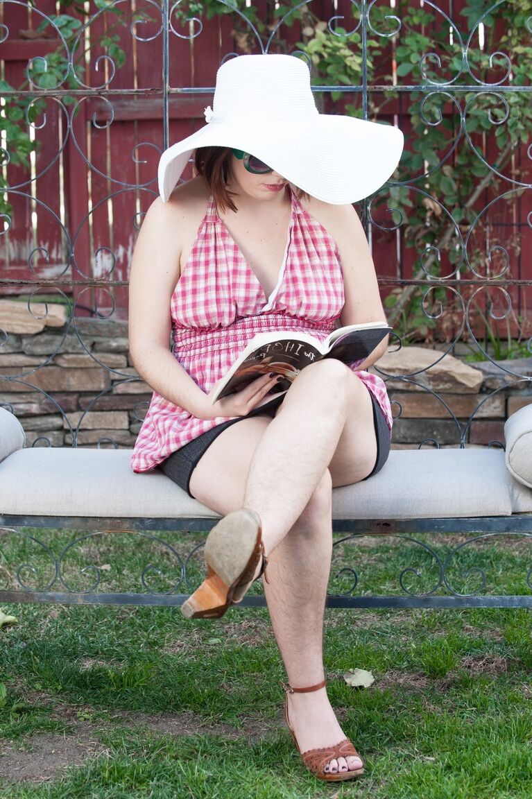 18P Buxom sweetie Simone shows her big ass and hairy twat in the garden