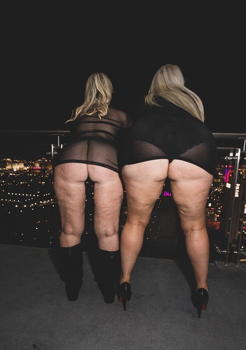 20P MILF blonde grassouillet Dee Siren