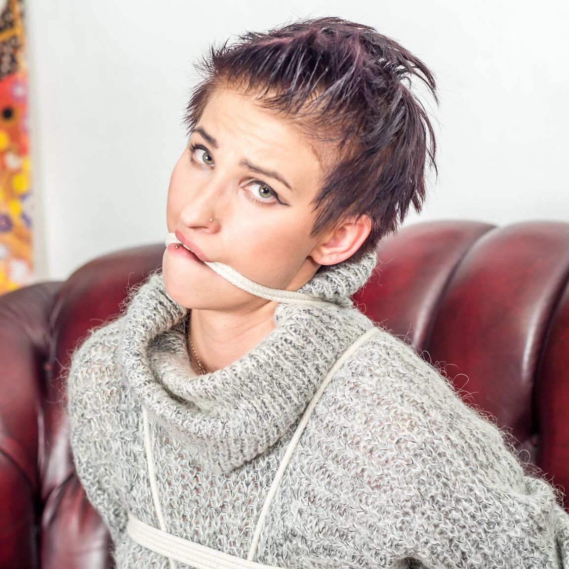 12P Claudia in Seilen gefesselt FotosBarfuß,Bondage,Fußfetisch