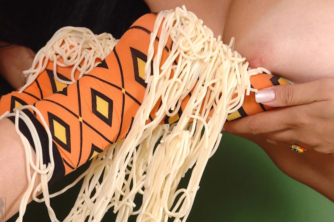 21P Sweet Gitta Blond and Miki S strip and get messy with noodles on the floor