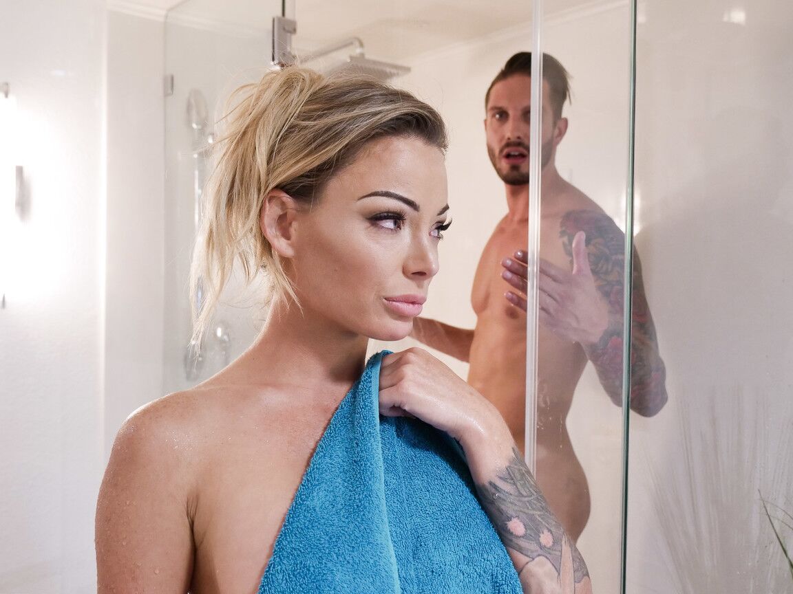21P Australian MILF Isabelle Deltore showers before getting fucked hardcore