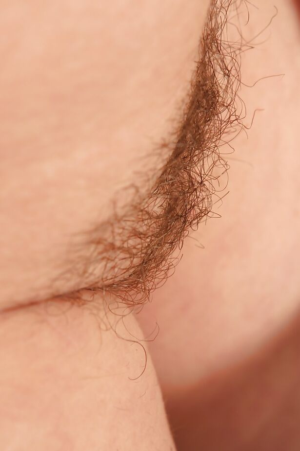 16P Gorda sexy com peitos enormes tirando e abrindo as pernas