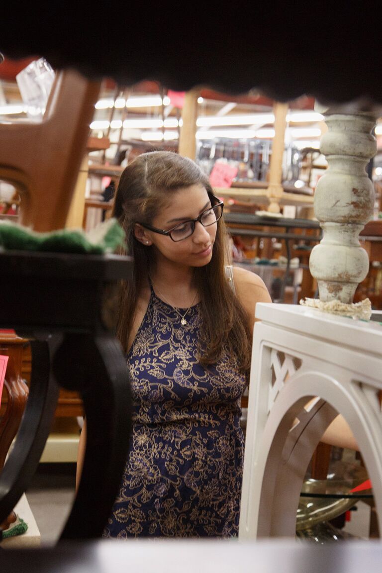 12P A adolescente safada Nina North mostra seus seios naturais fofinhos
