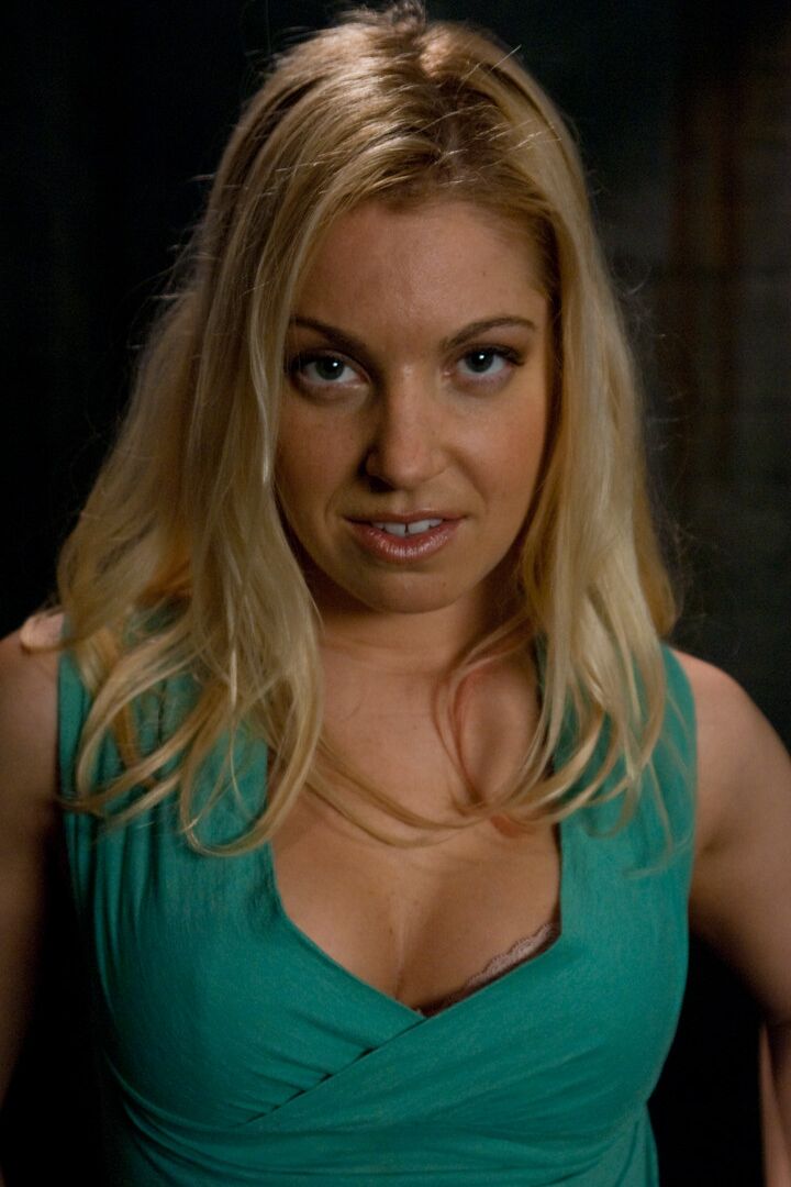 21P Whipped Ass Hollie Stevens、Isis Love、Lorelei Lee