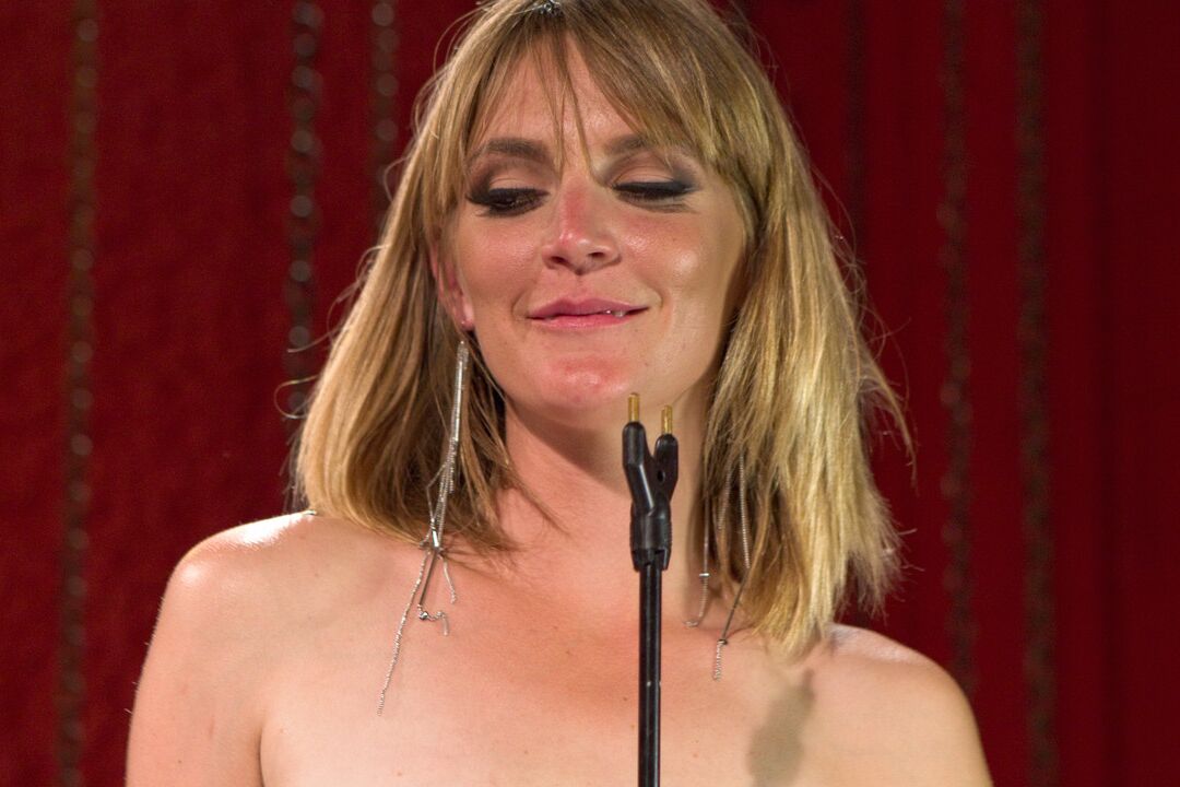 17P Dominatrix Mona Wales sits on her slave's face and gets her holes eaten out