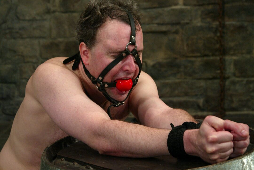 21P Men In Pain Andy Mann, Brooke Banner