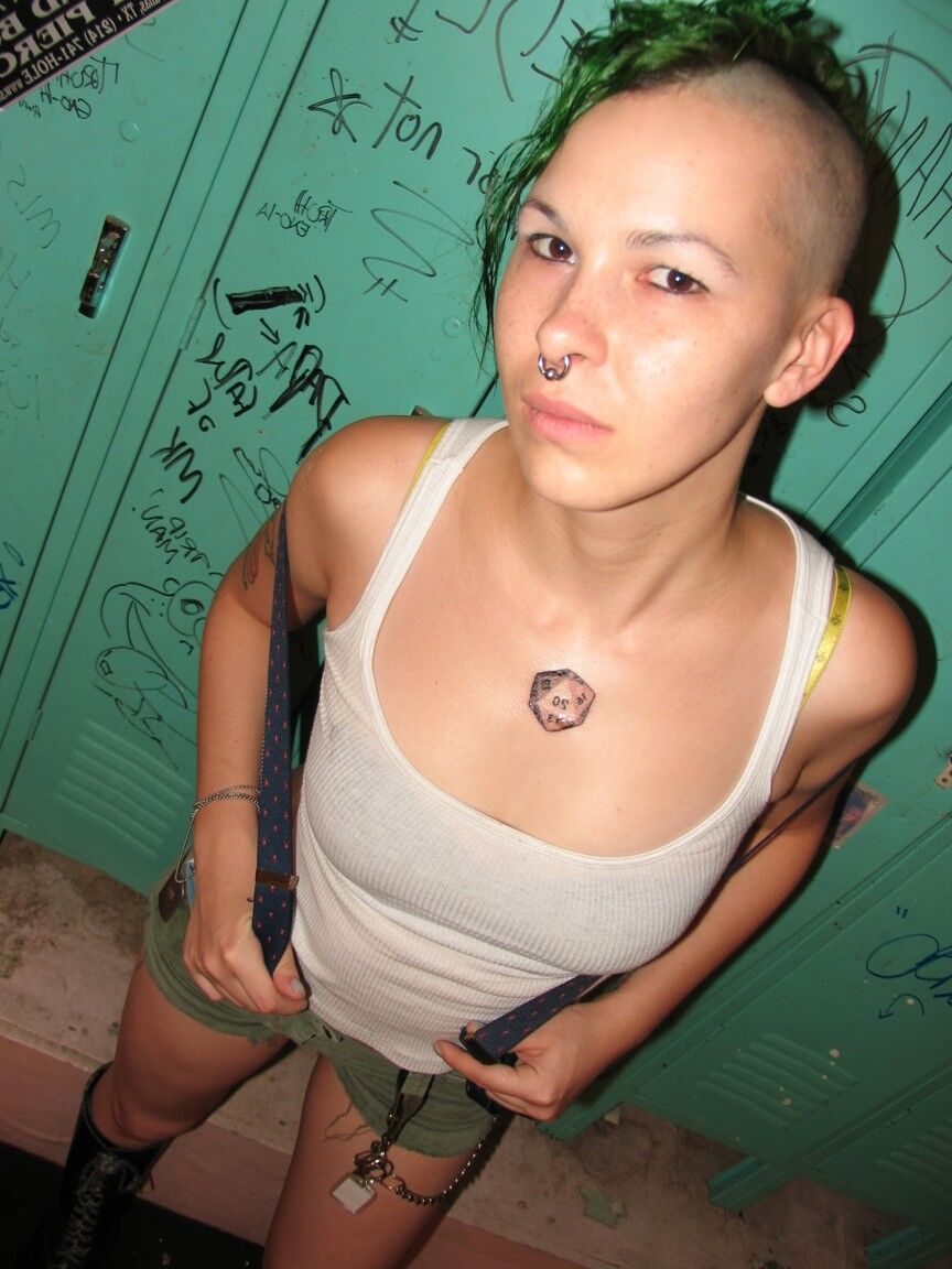 17P Smoking green haired fetish freak Chapel poses naked in the locker room