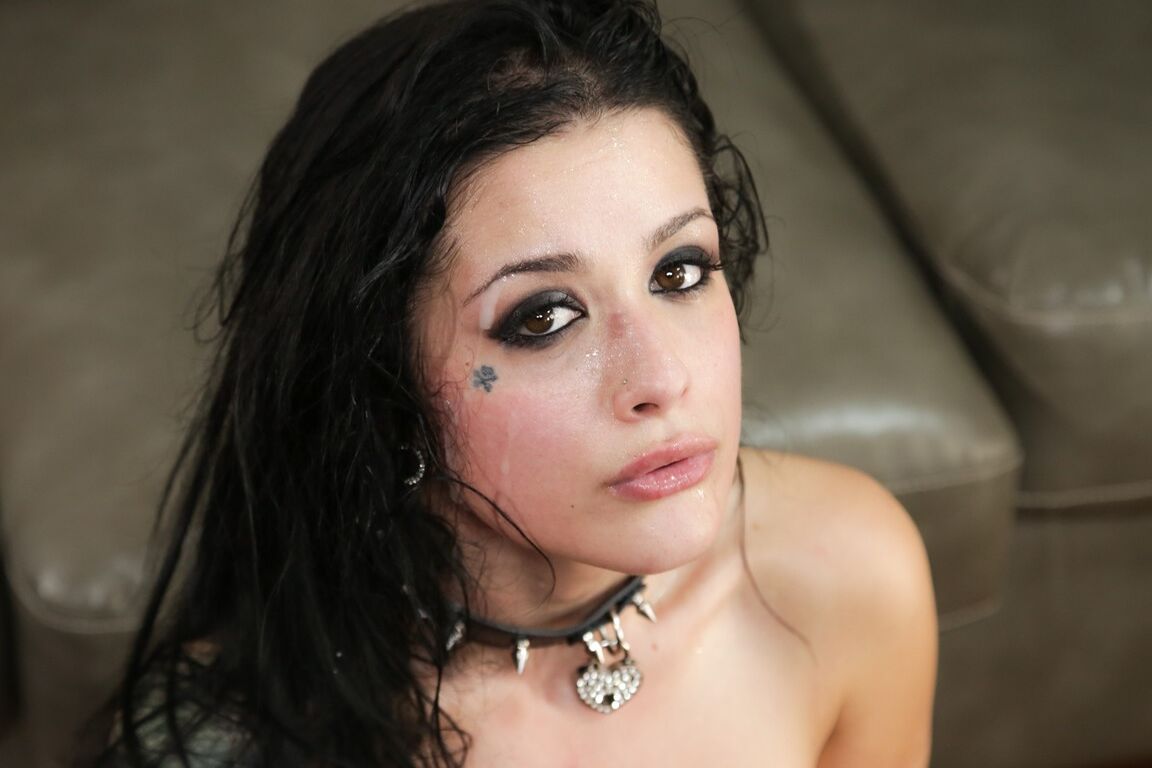 17P Gorgeous goth slut Katrina Jade in torn fishnets gets threesome double facial