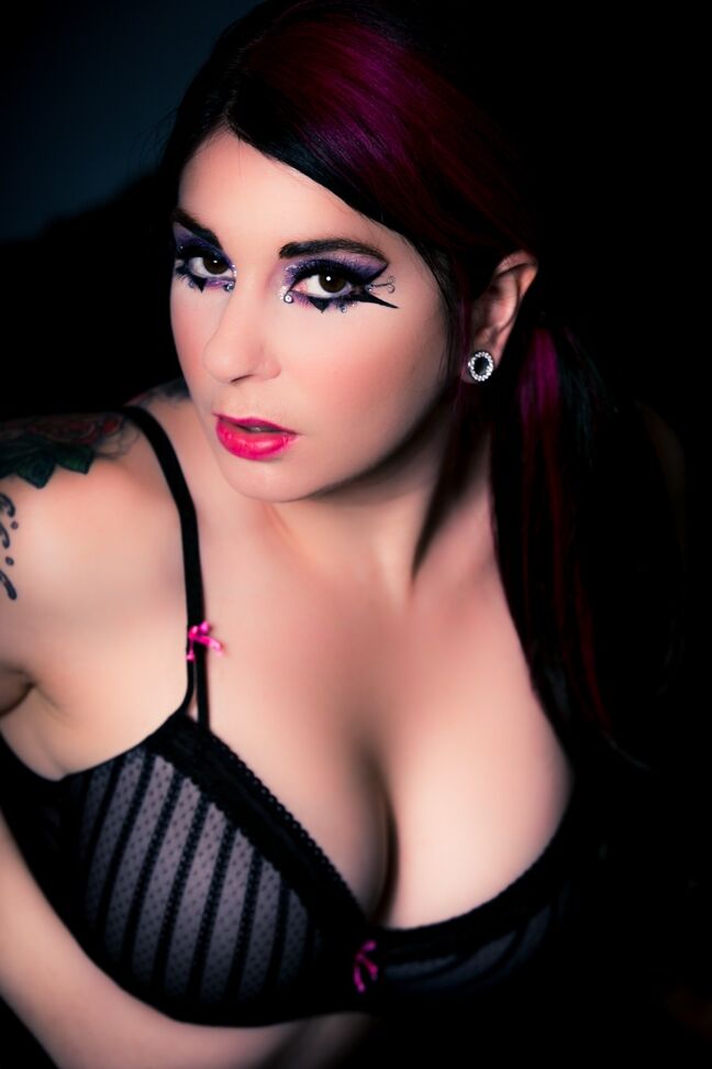17P La regordeta Joanna Angel muestra sus increíbles tetas grandes