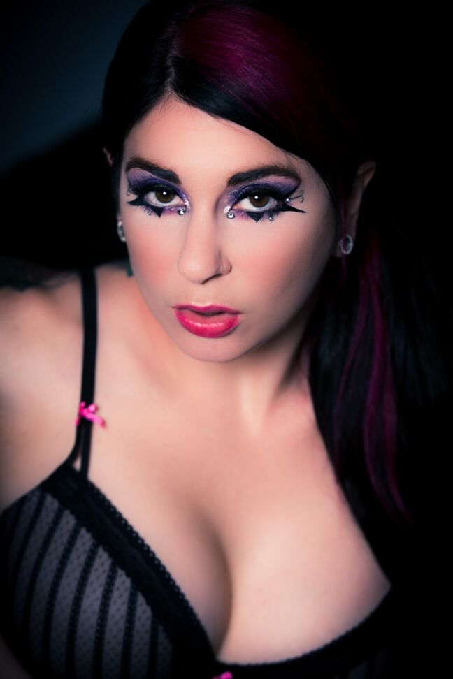 17P La regordeta Joanna Angel muestra sus increíbles tetas grandes