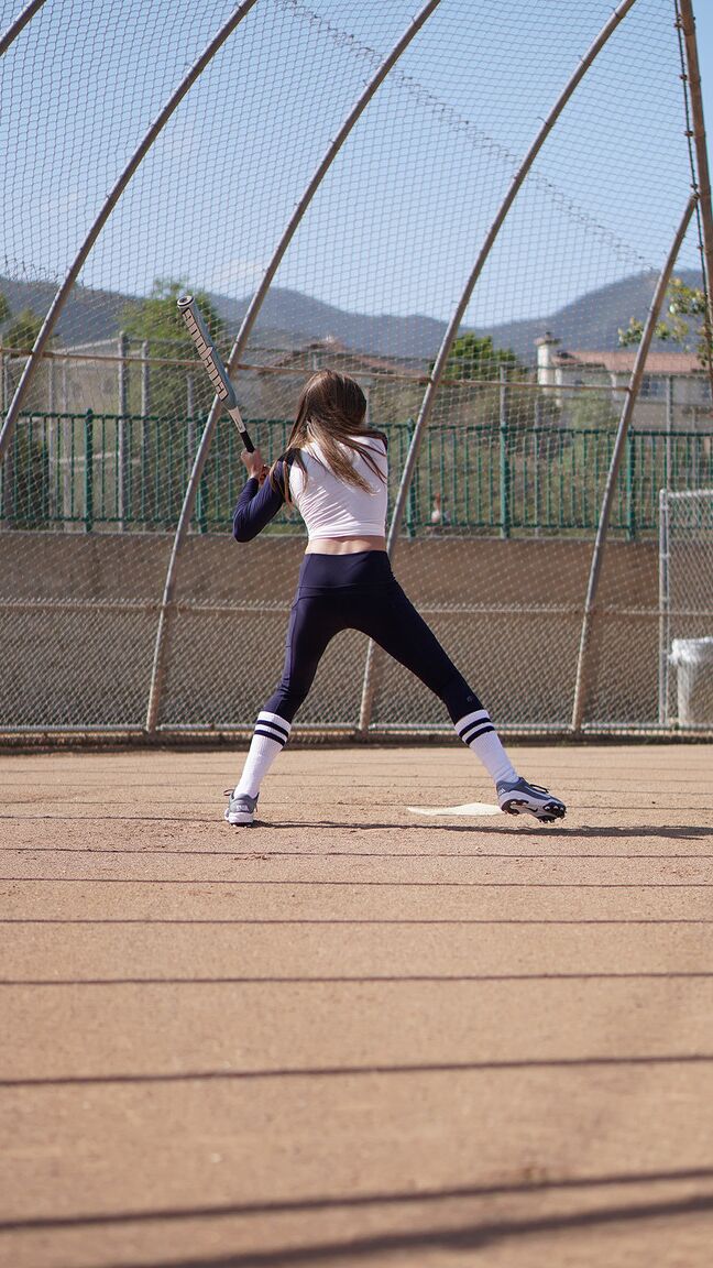 19P La esbelta jugadora de pelota adolescente Kirsten Lee se deja lamer el coño