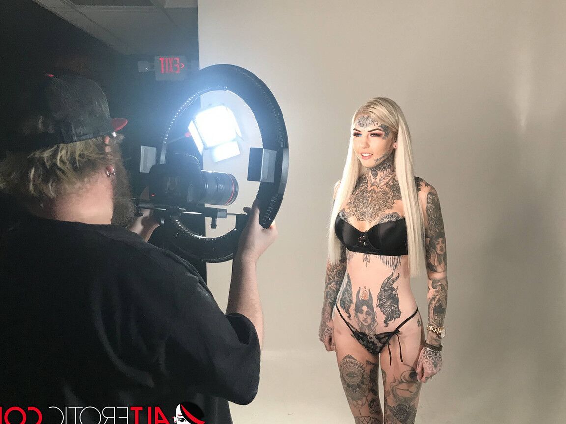 16P Alt Erotic Amber Luke