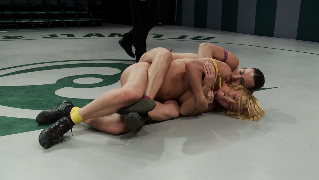 21P Ultimate Surrender Krissy Lynn, Wenona