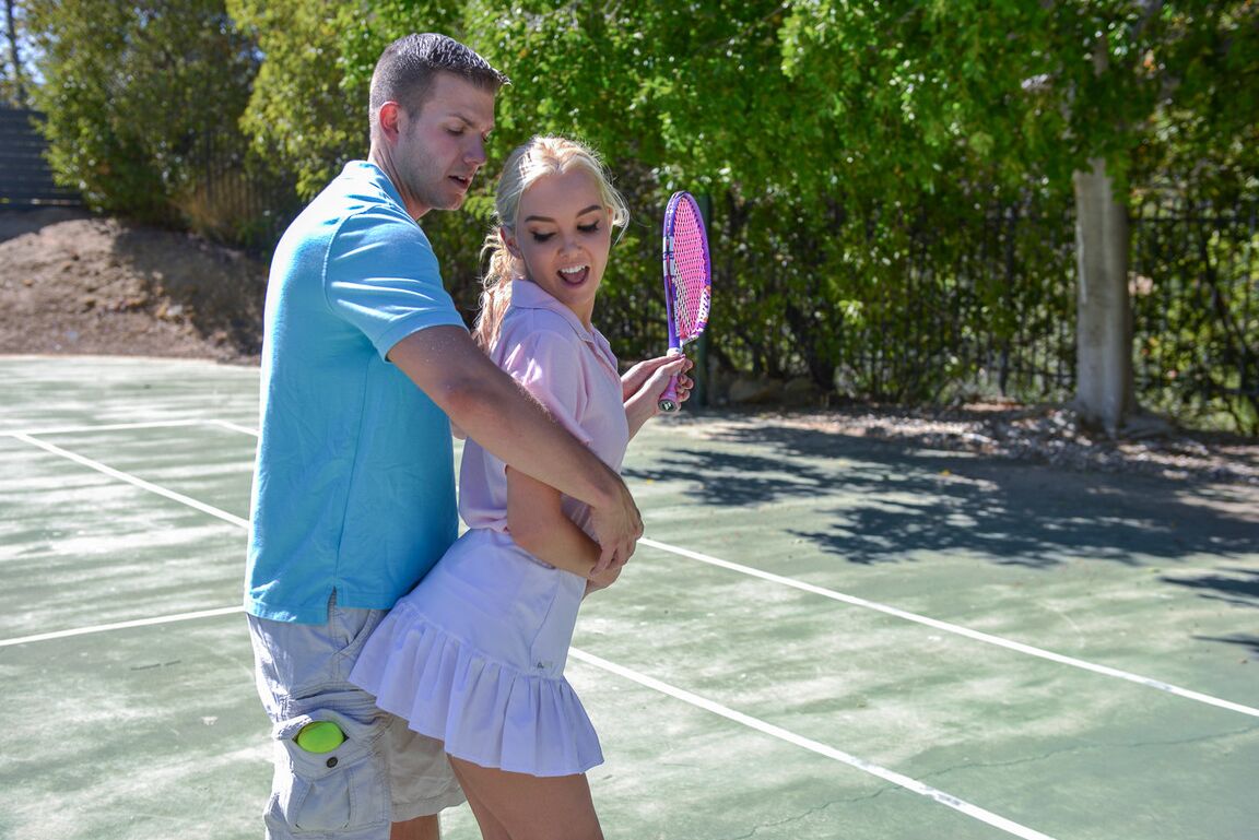 21P La pequeña MILF Aaliyah Love es follada por su entrenador de tenis después de la práctica