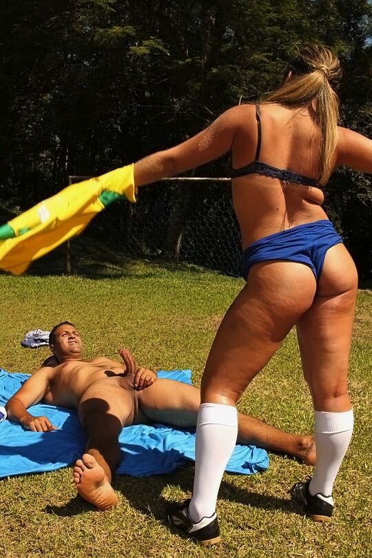 16P Nena latina deportiva con gran culo es follada y facializada al aire libre