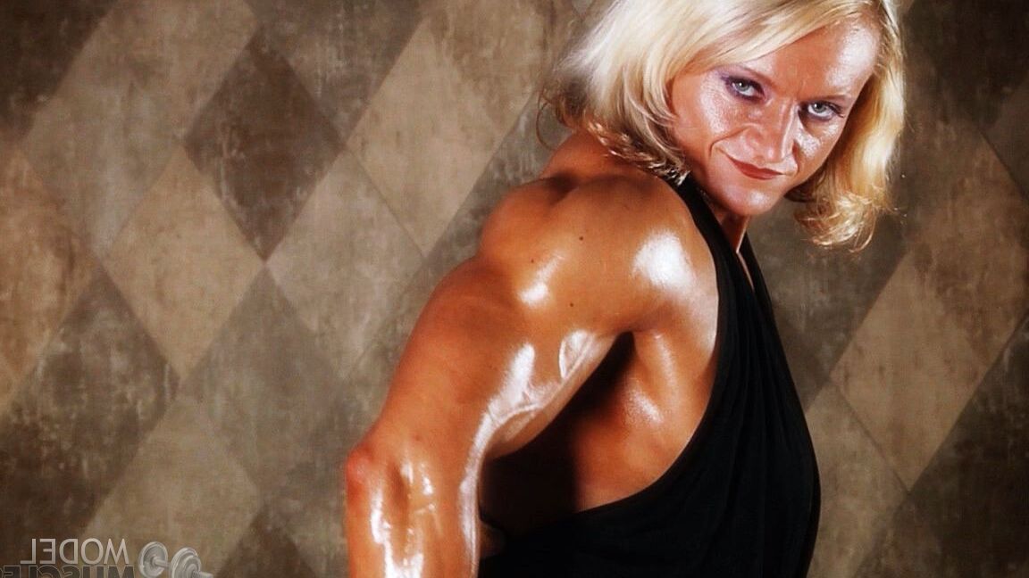 La culturiste 21P Brigita Brezovac affiche ses muscles